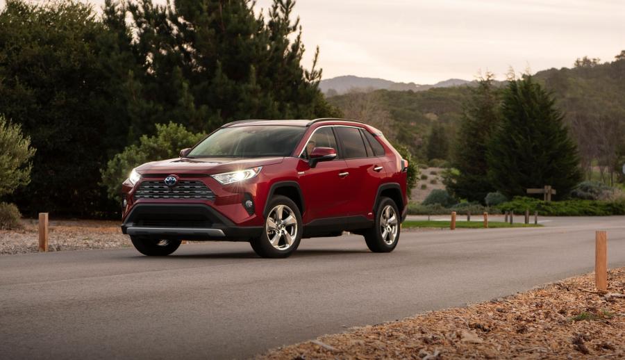  Toyota RAV4 Limited Hybrid 2018 года  (NA) (фото 32 из 40)